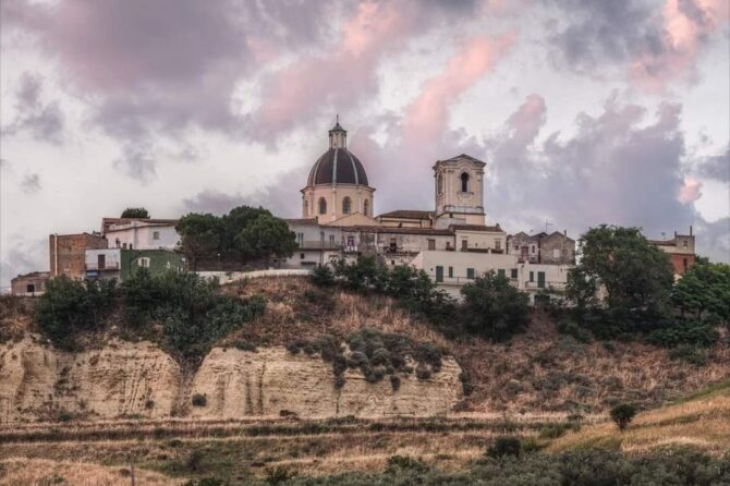 Una domenica a Serracapriola (Fg)….Borgo medievale…Castello…Convento di “Padre Pio Giovane”.